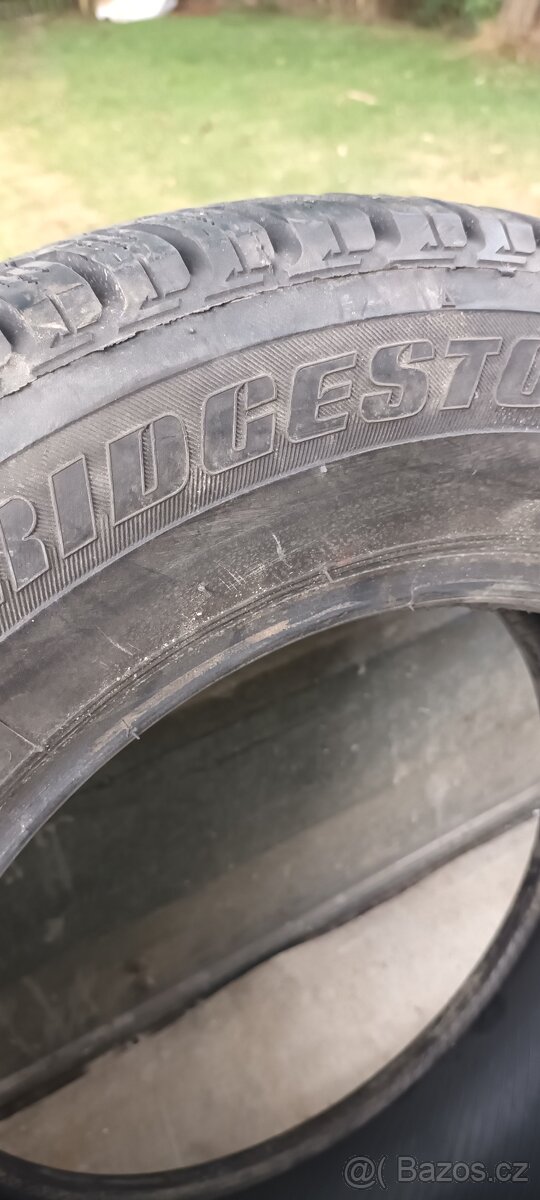Prodám zimní pneu r13 - 6
