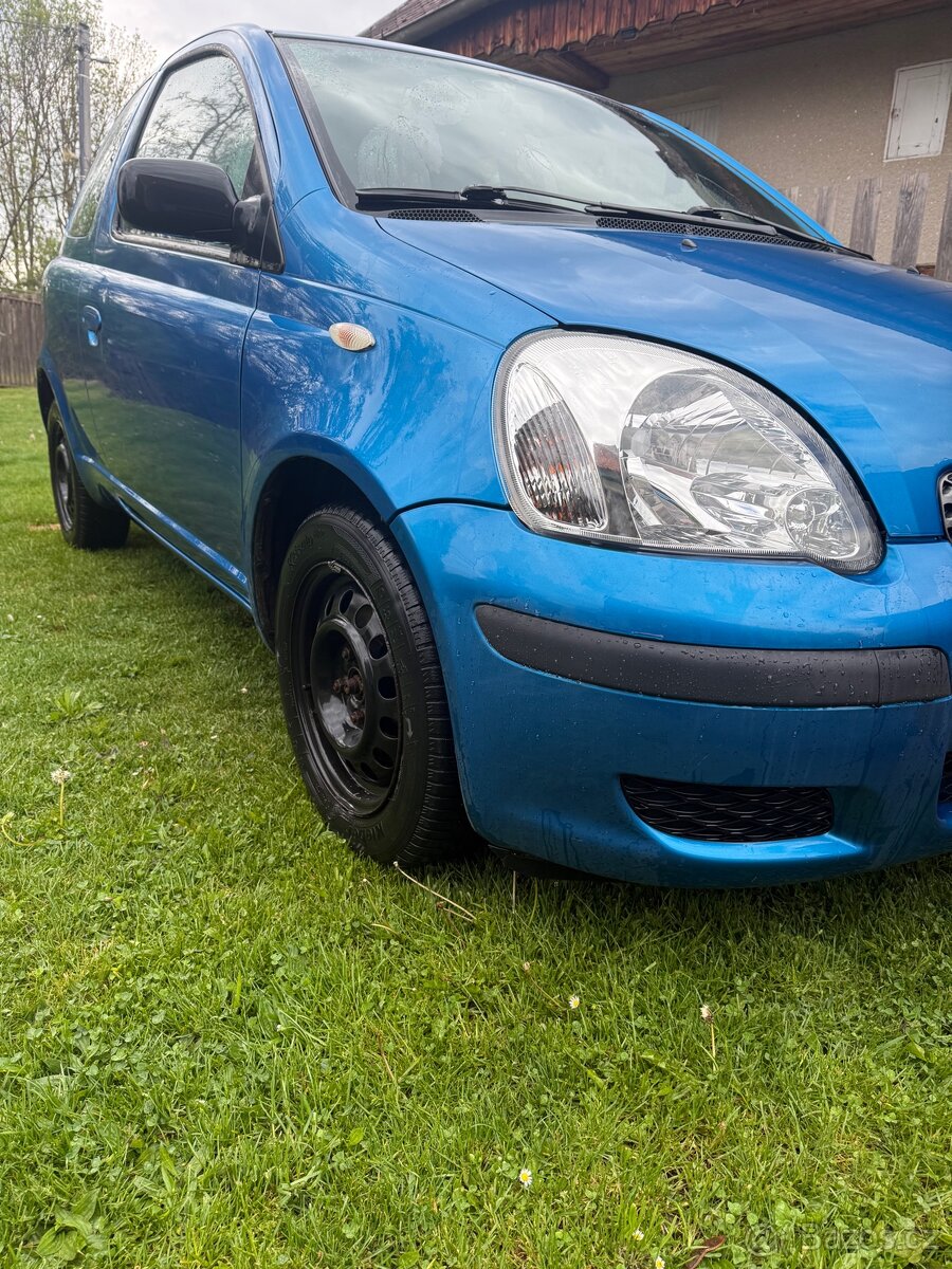 Toyota Yaris 1.0 rok 2003 - 6