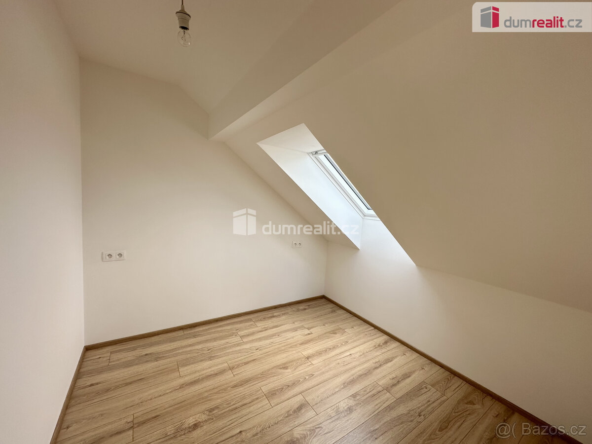 bytová jednotka 2+KK, náměstí Sv. Vavřince, Horní Blatná - 6