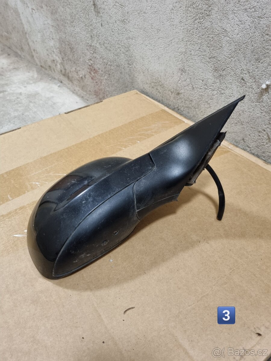 Zrcátka různé barvy na VW Passat B5.5 - 6