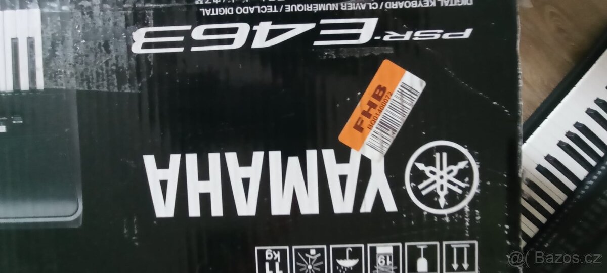 YAMAHA PSR E 463 - 6