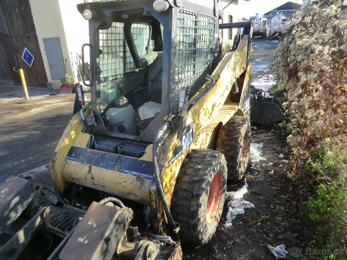 Caterpillar, 242B VČETNĚ PŘÍSLUŠENSTVÍ - 6