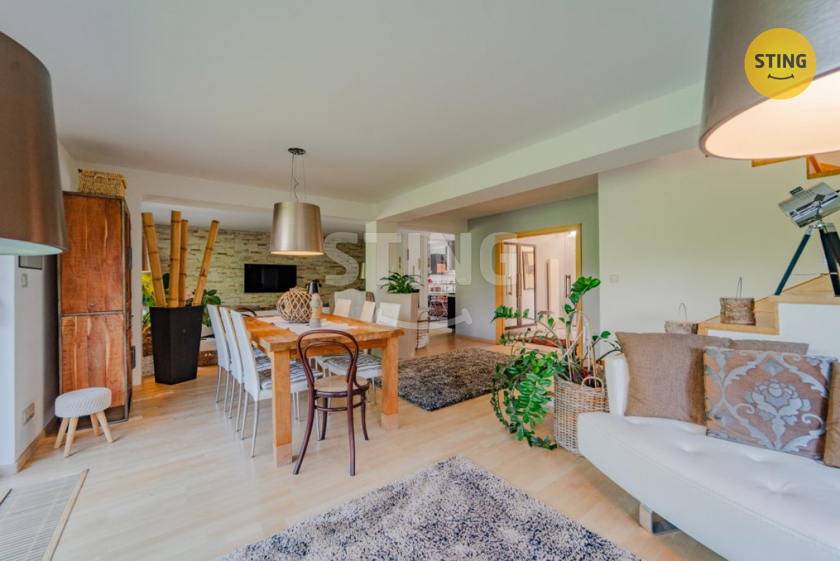 Rodinný dům 4+1 s dvojgaráží, saunou a venkovní kuch, 133222 - 6