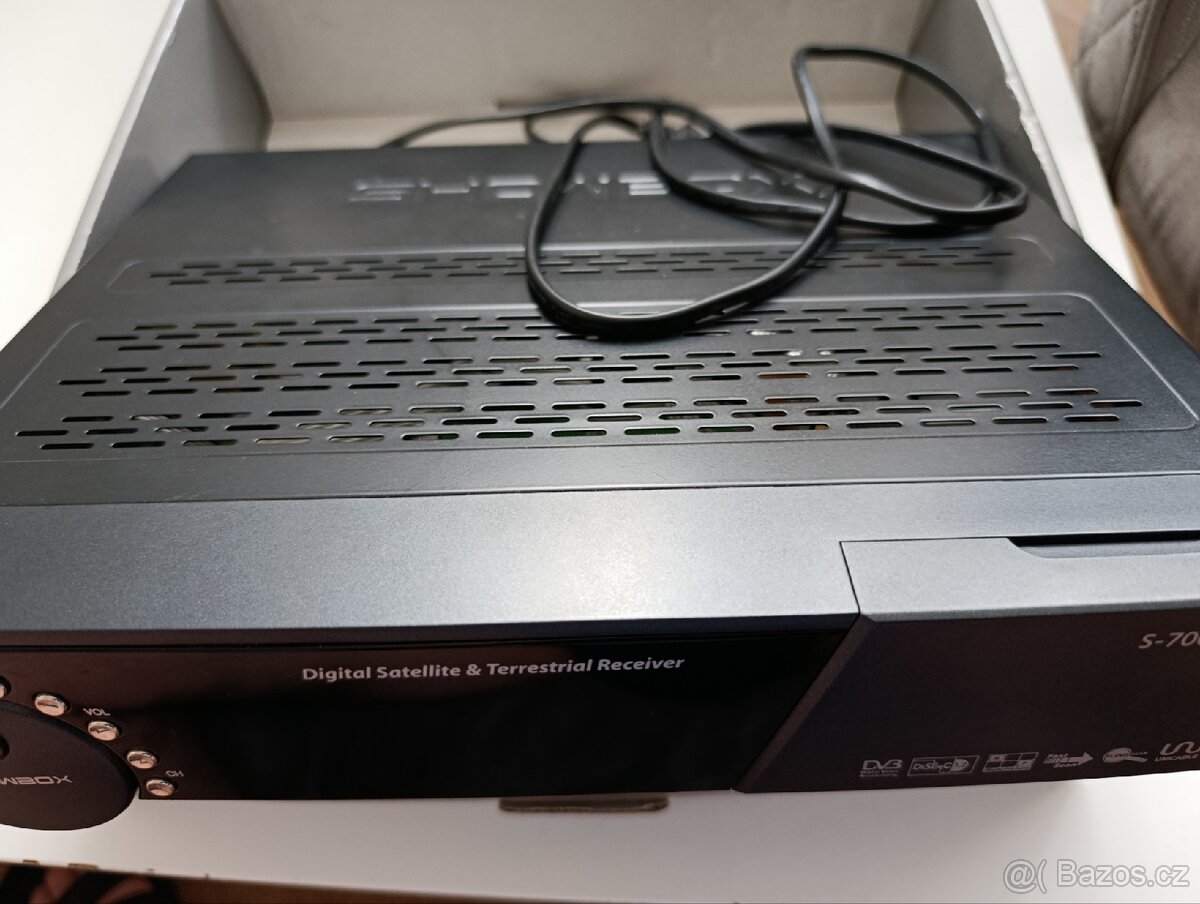 Digitální satelitní přijímač Showbox S-700 Platinum - 6