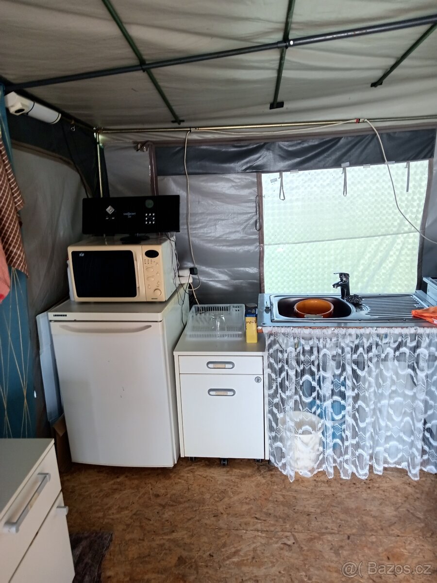 Karavan s pevným stáním - 6