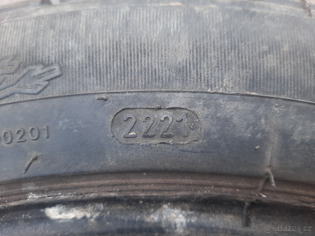 225/45R17 - 6