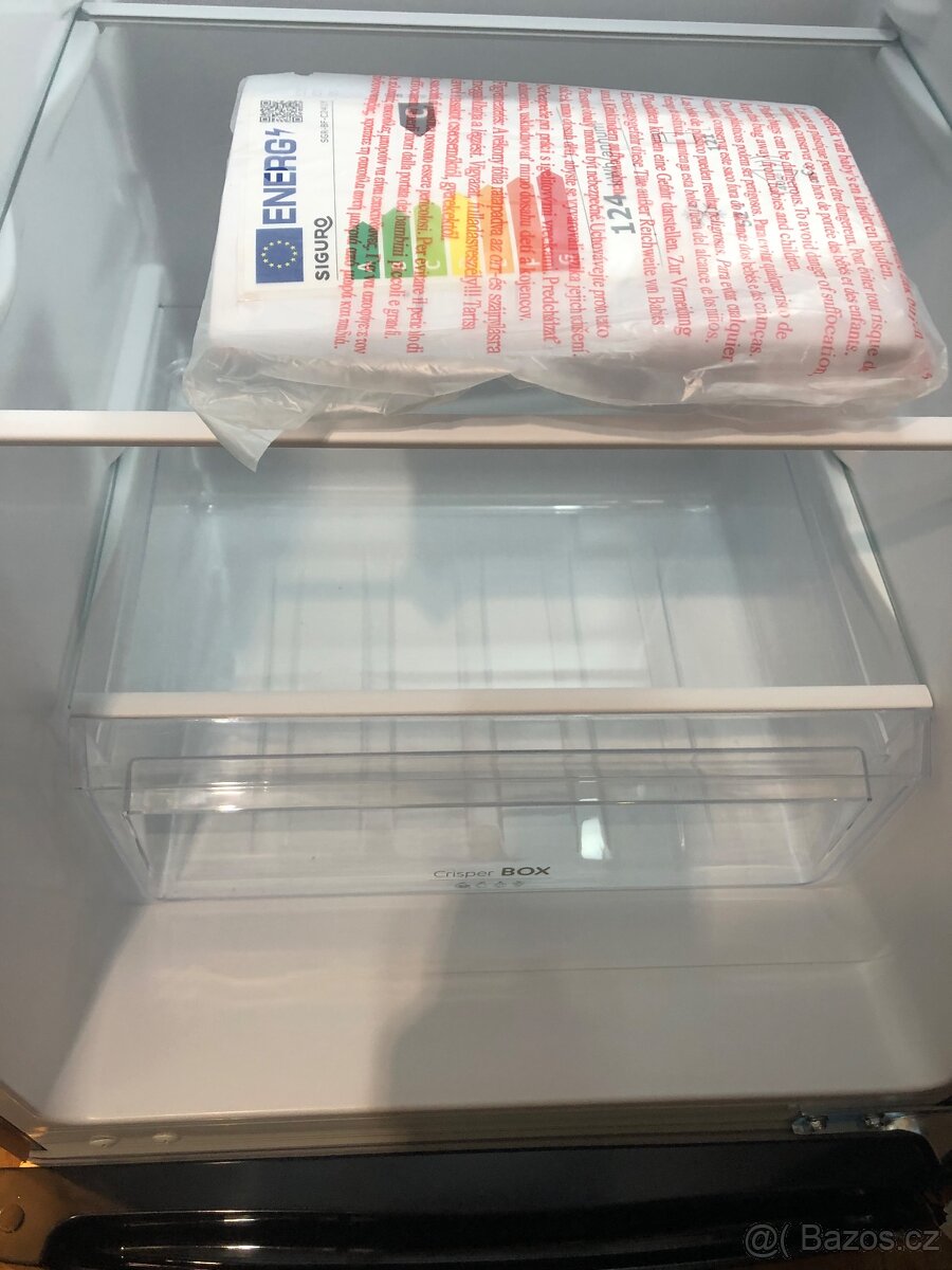 Malá lednice s mrazákem Siguro BF-c241y zánovní - 6