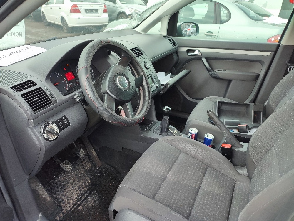 VW Touran č. 25452 - 6