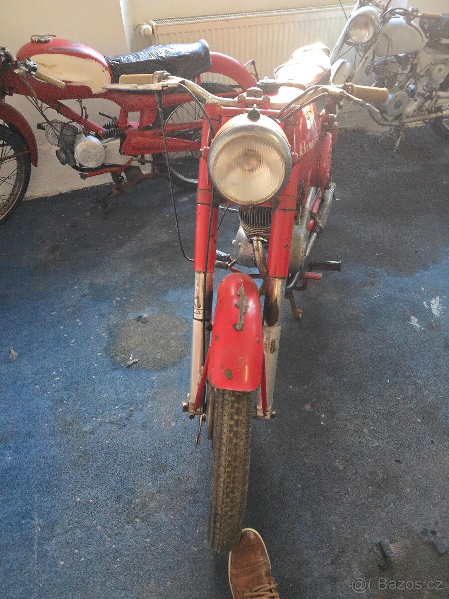 Prodám Benelli Pesaro 125 ccm - 6