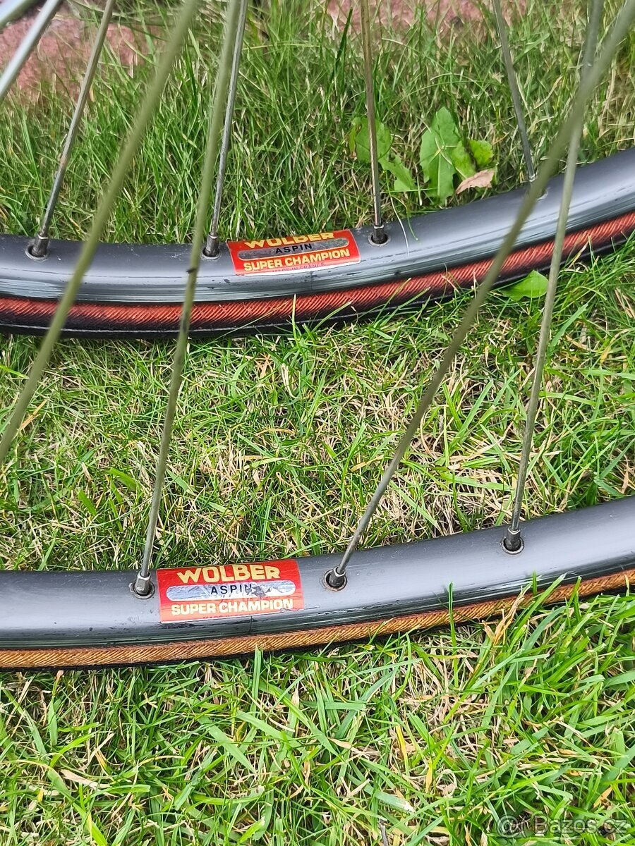 Zapletená kola náboje Shimano ráfky Wolber Aspin - 6