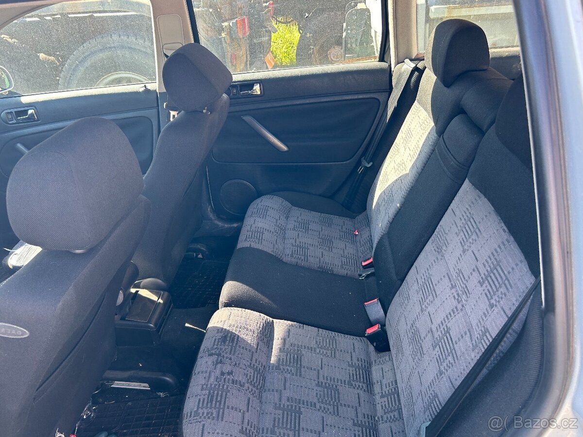 Volkswagen Passat - 6