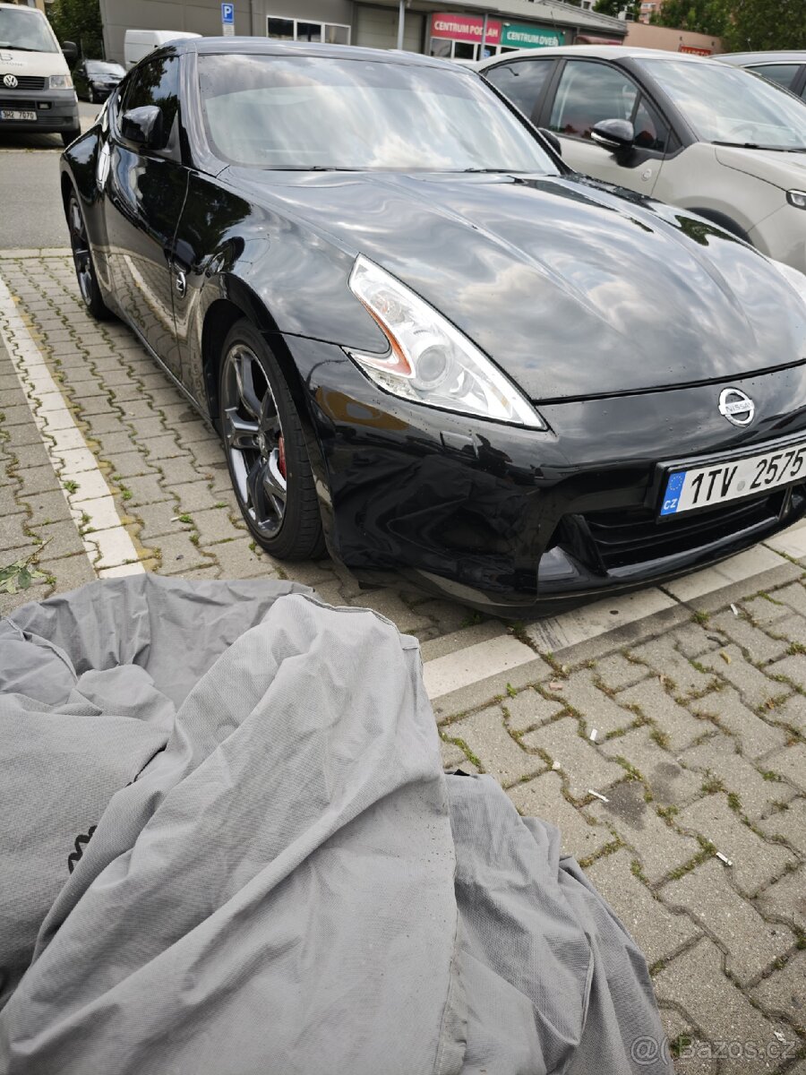 Nissan 370z - 6