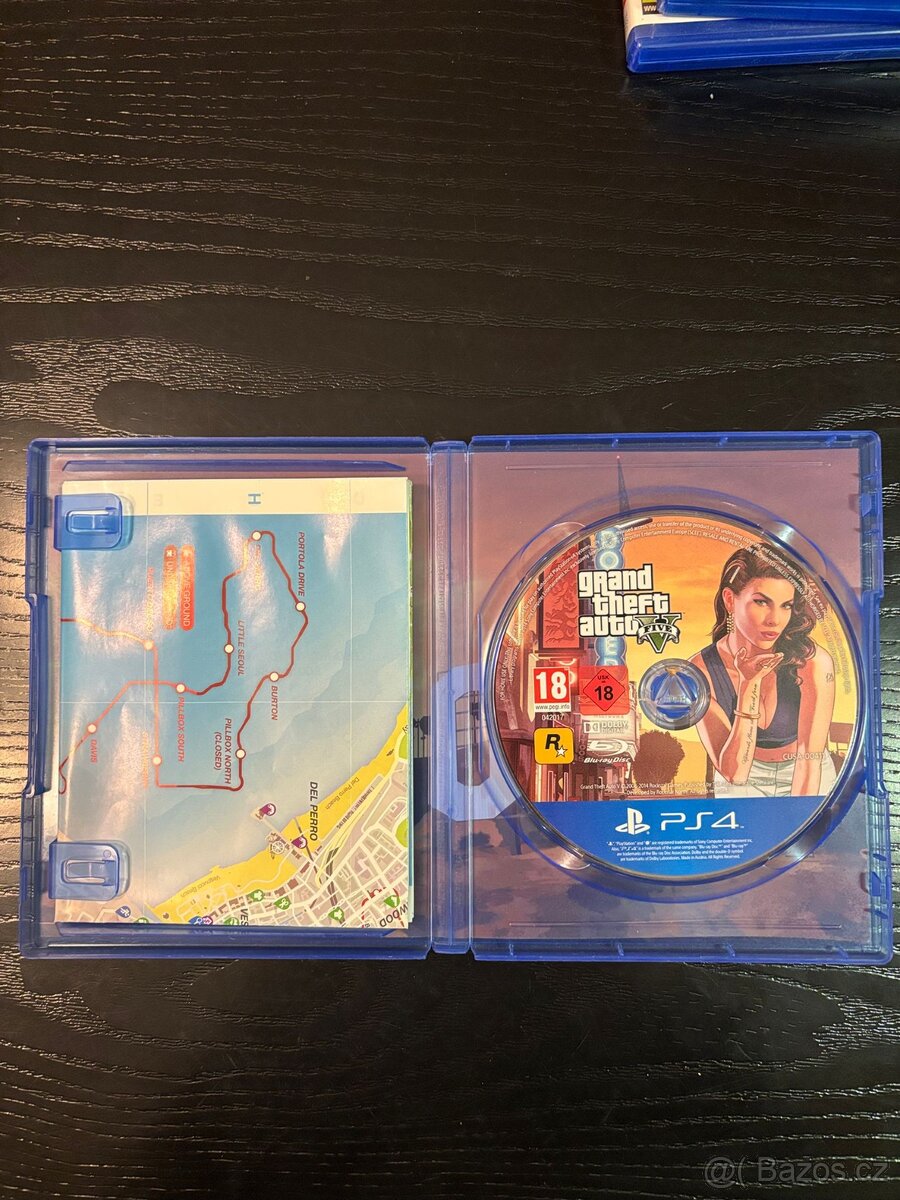 Playstation 4 slim + 2 dualshock ovladače, 6 her - 6