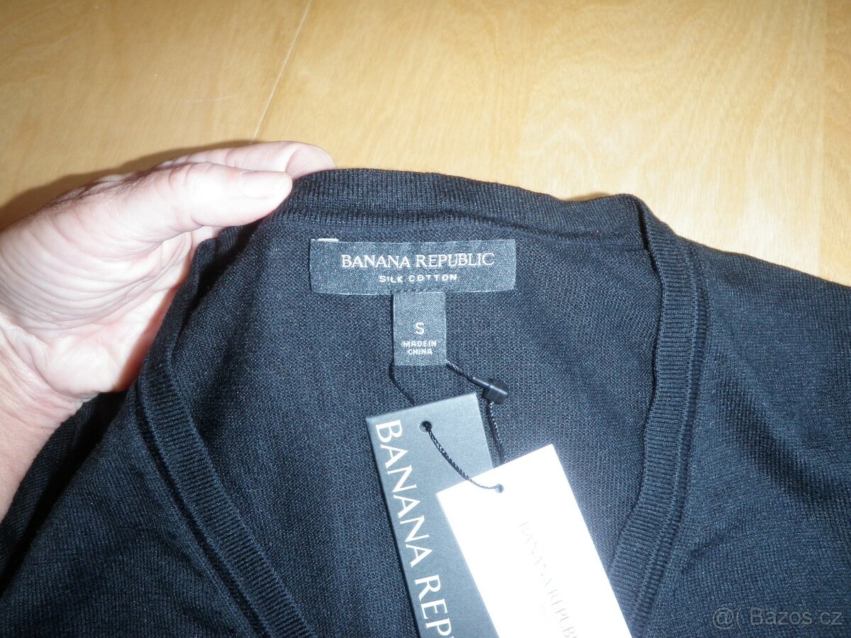 luxusní kvalitní černý svetřík značkový - vel. S - nový - 6