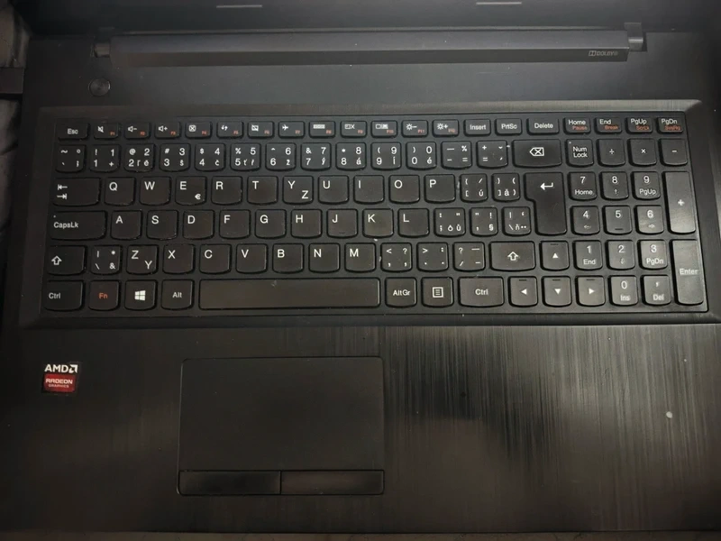 Notebook značky Lenovo - 6