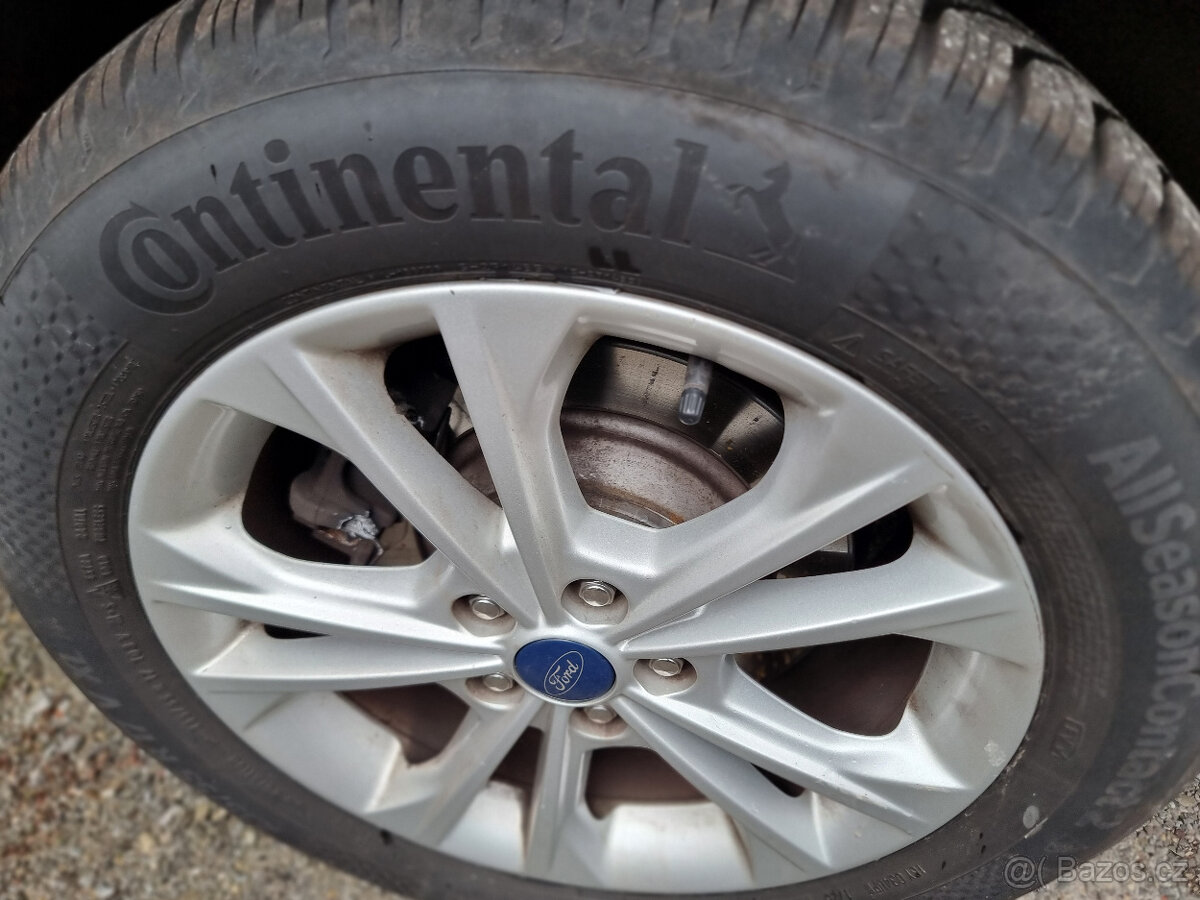 Ford Kuga 2.0TDCi 132kW 4x4 PowerShift, automat - 6