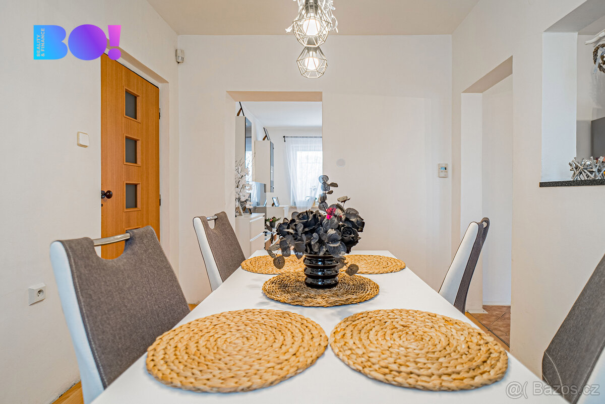 Vícegenerační rodinný dům se třemi bytovými jednotkami – Kar - 6