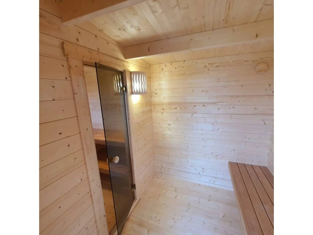 Venkovní finská sauna HANKO 2,1x3,7m, 2 místnosti - 6