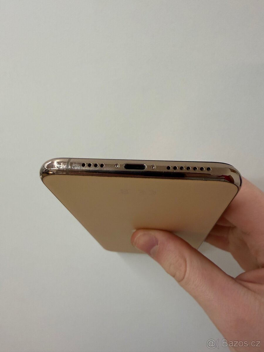 iPhone 11 Pro Max, baterie 100% - 6