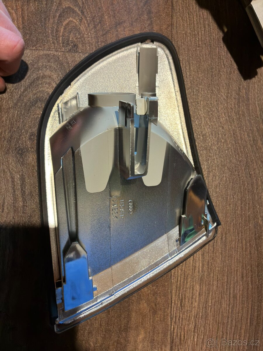 Nové Hella US blinkry pro Audi A6 C4 - 6