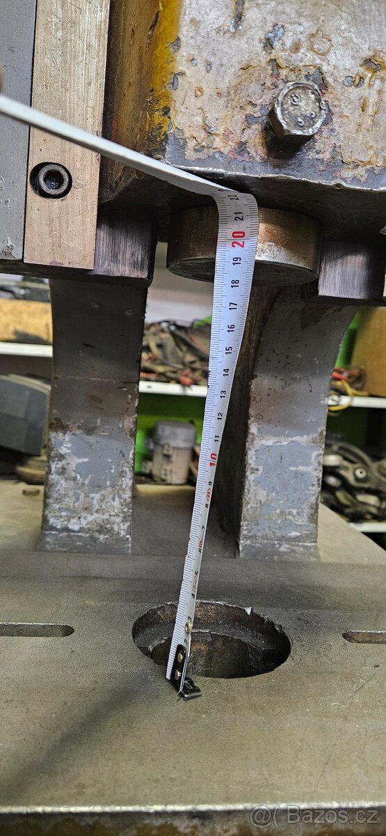 Vřetenový lis volantový - 6