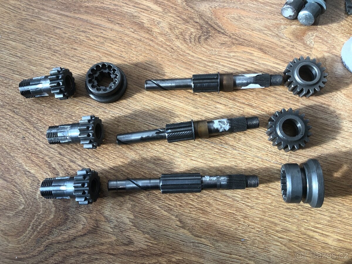 Prodám náhradní díly na jawetta 551 a Stadion S 11 a S 22 - - 6