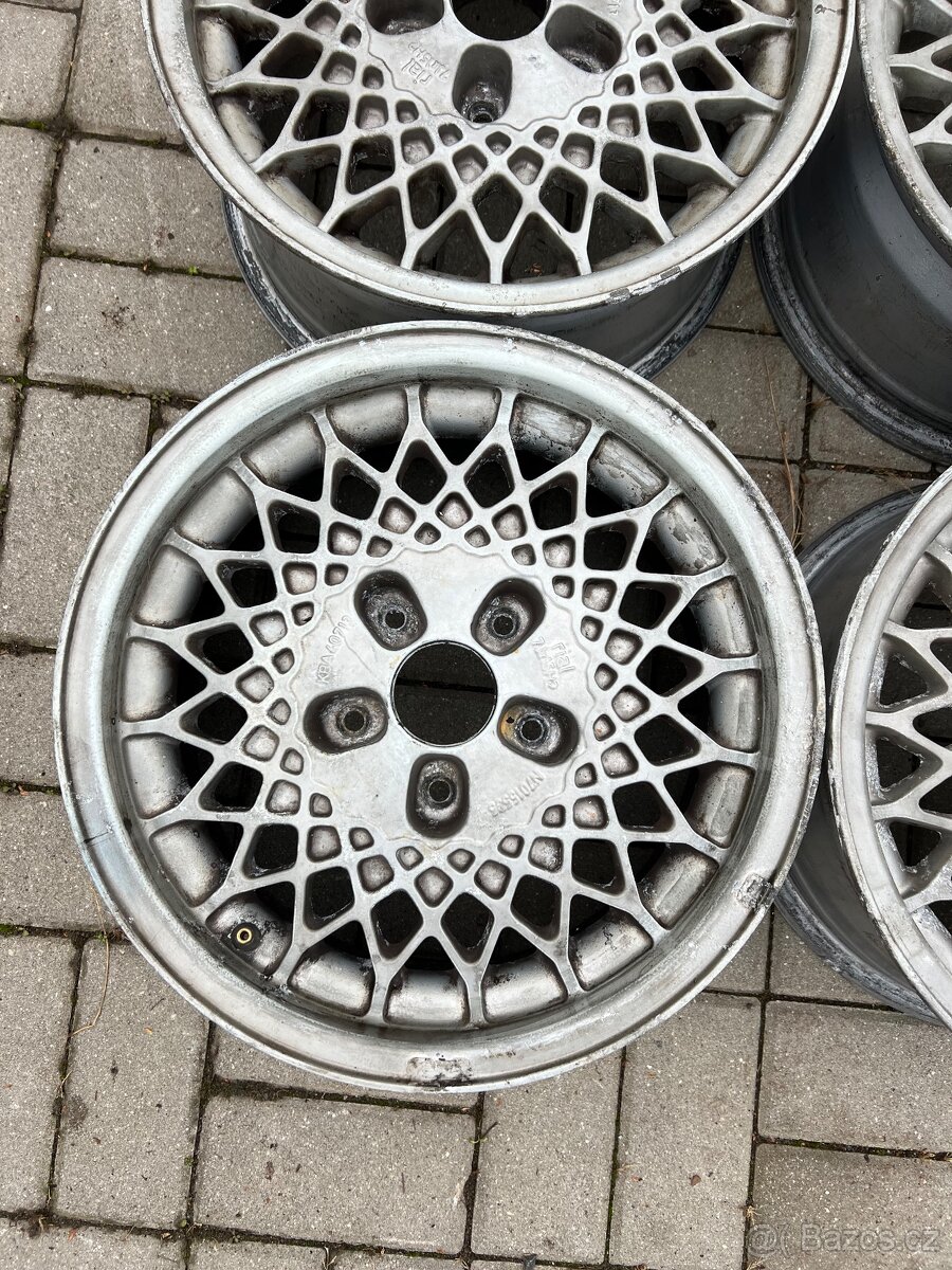 Prodám alu kola RIAL Mesh R15 - PAVUČINY - 6