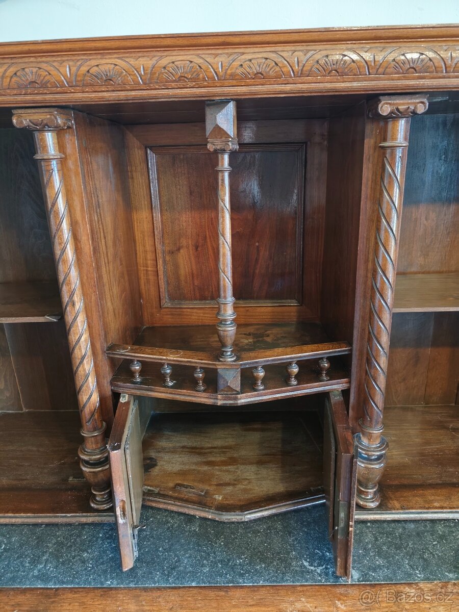 Starožitný příborník - 6