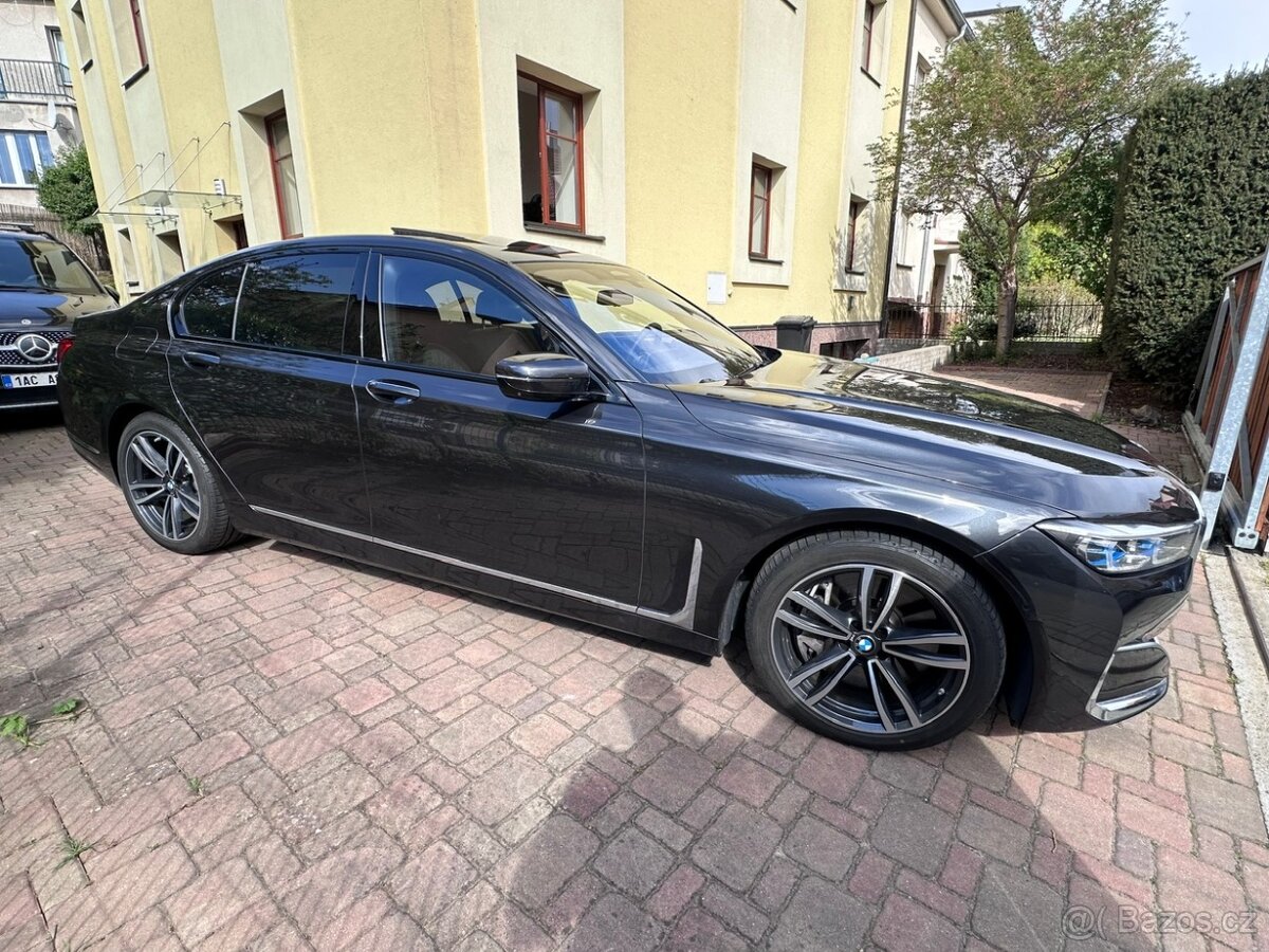 BMW 750i panorama,headuo 75tkm odpočet DPH - 6
