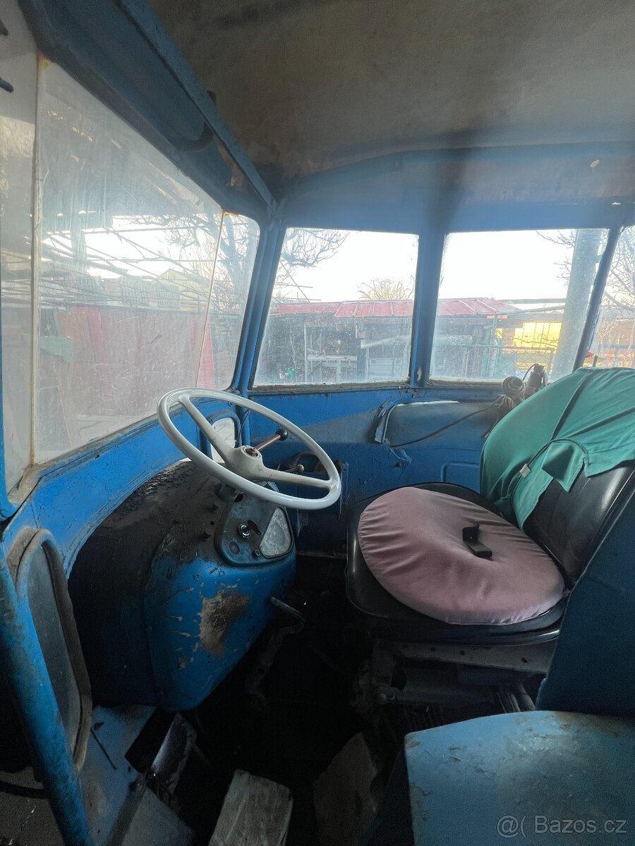 TRAKTOR MAJOR ZETOR 30 - 6