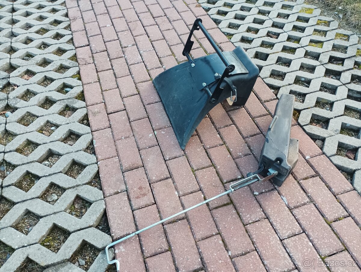 Zahradní traktor John Deeer - Sabo 107H - 6