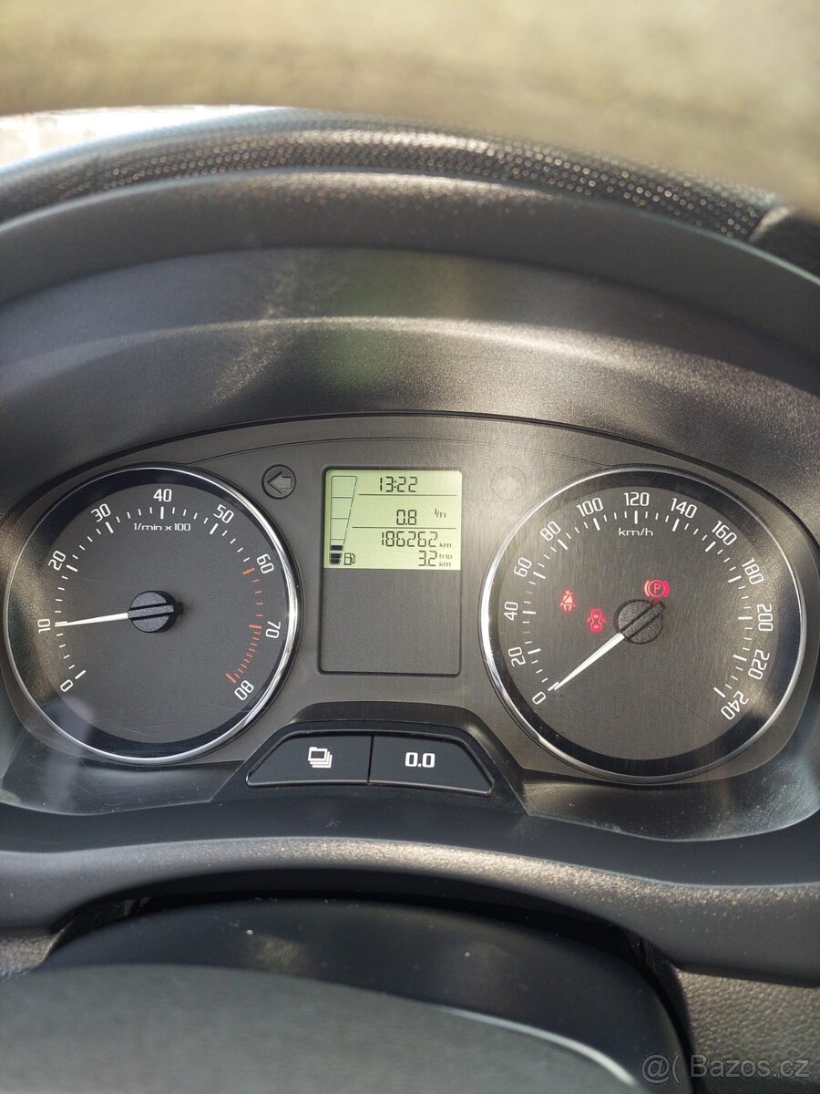 Škoda Fabia 1.2TSI / 63KW (4 válec) 2011 - 6
