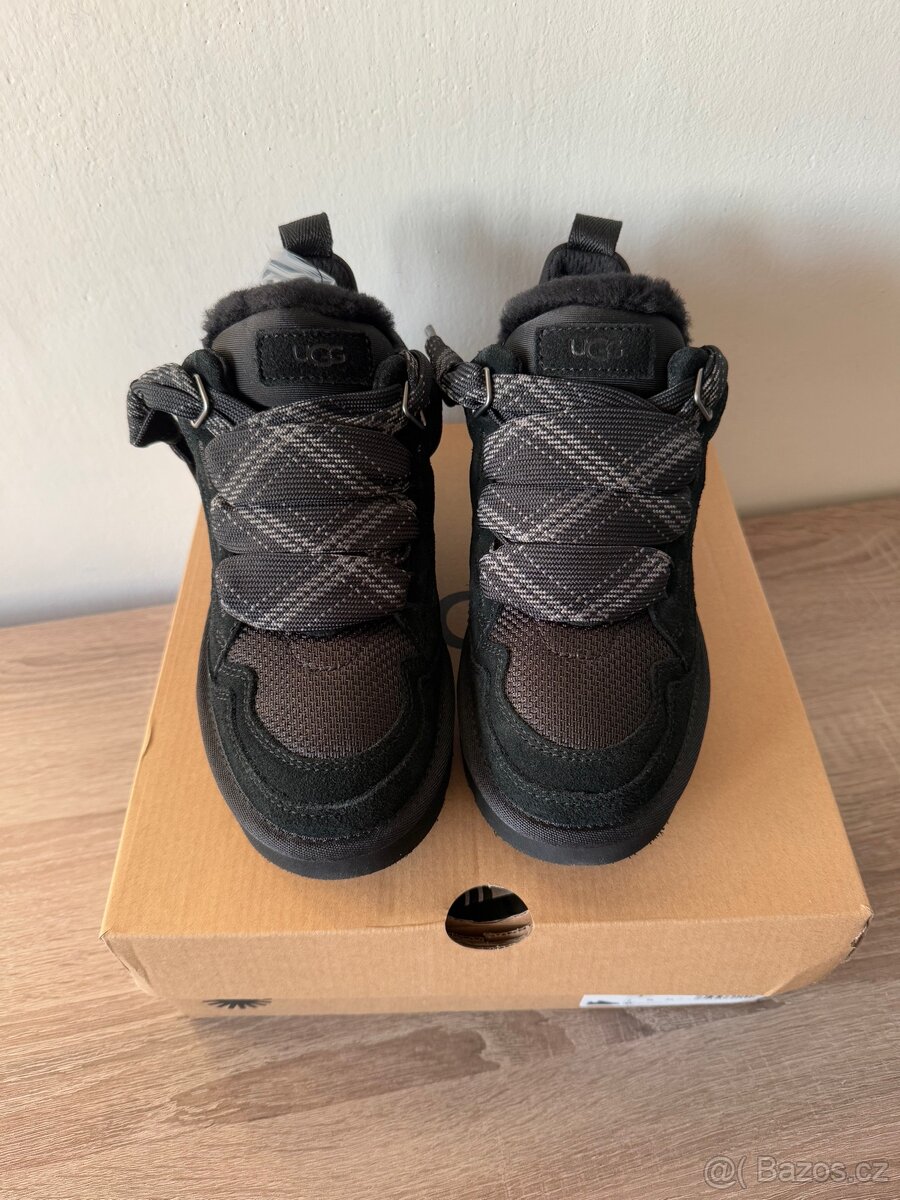 UGG Lowmel Black (Women’s) - 6