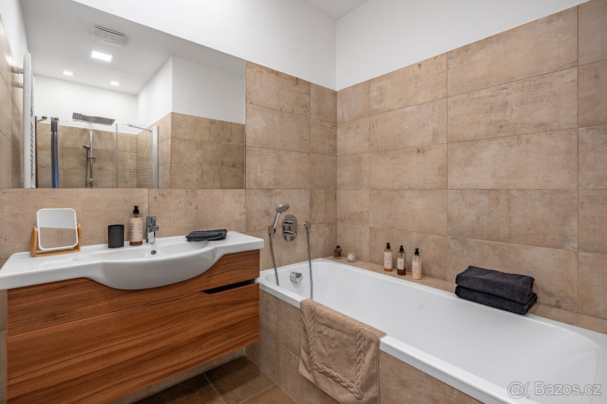 Pronájem bytu 2+kk 84 m² + 40 m² terasa - 6