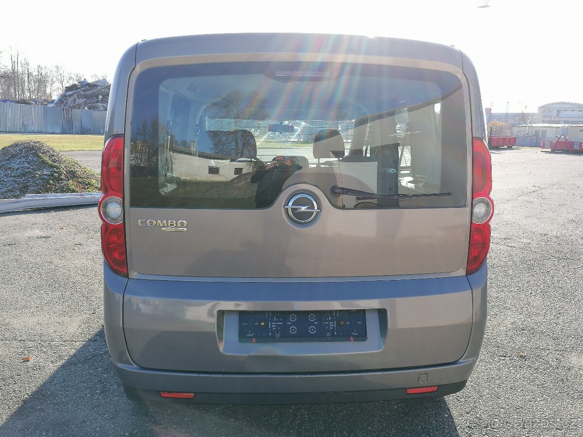 Opel Combo 1.6CDTi 77kw 5 míst - 6