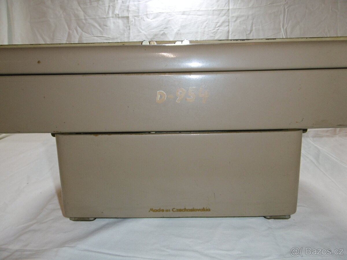 psací stroj starý retro - 6