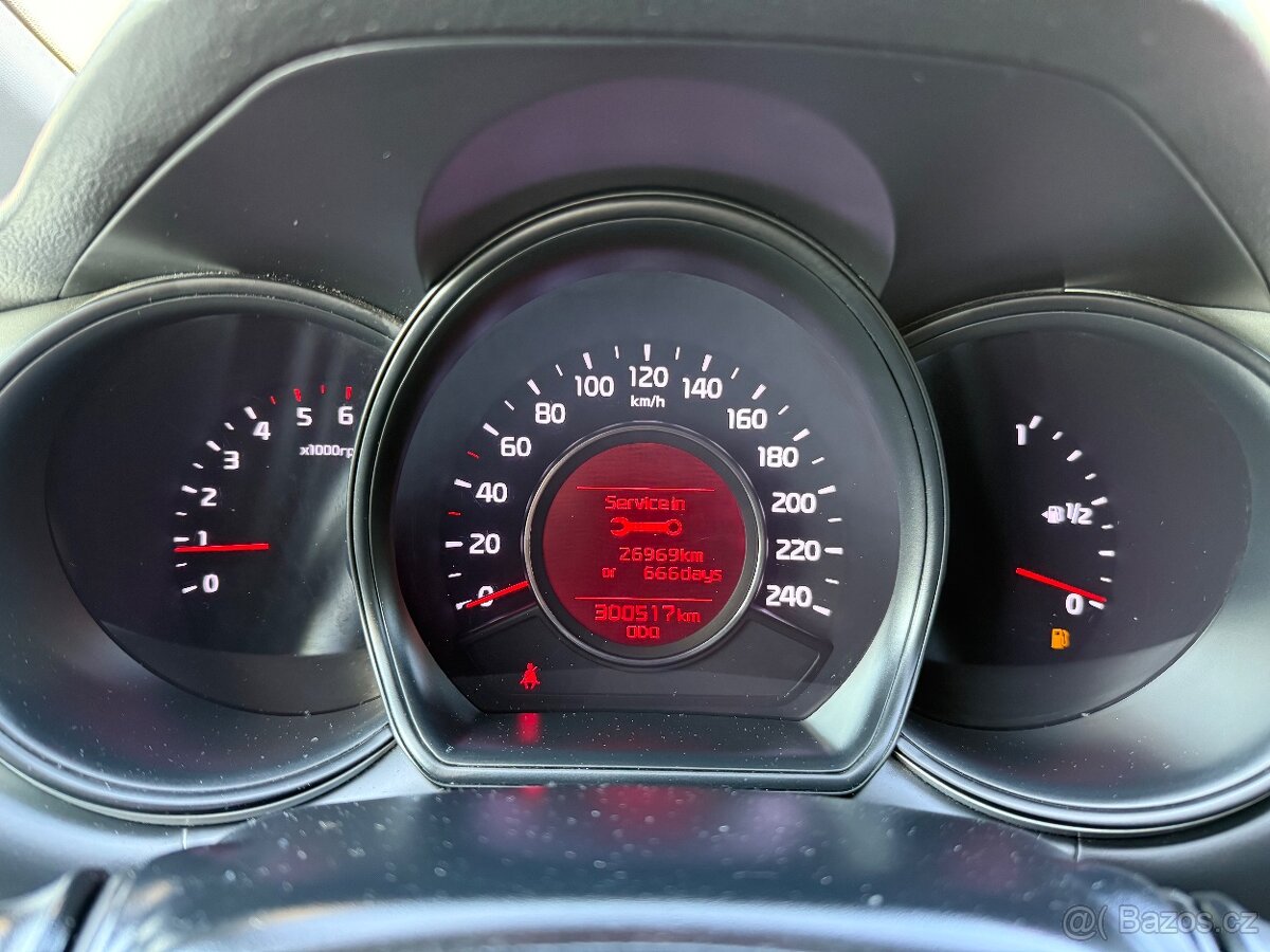 Kia Ceed, 2013, 1.4 CRDi 66kW, klima, nové STK, Tažné - 6