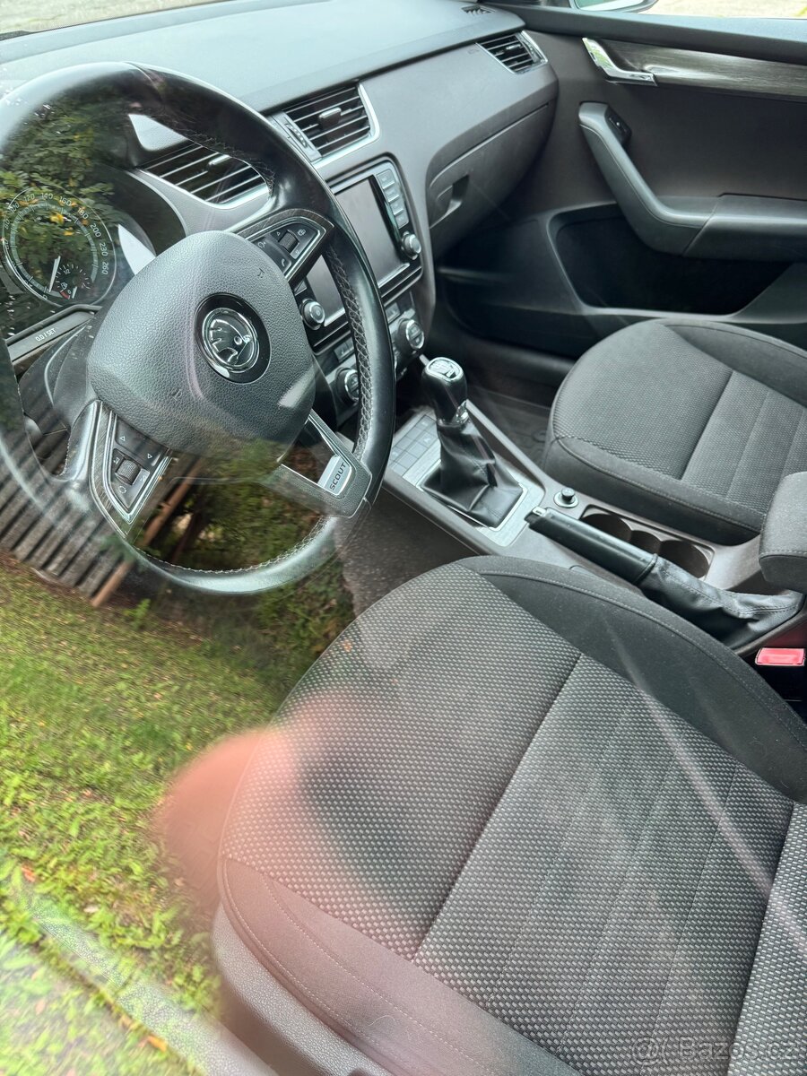 Škoda Octavia Scout - 6