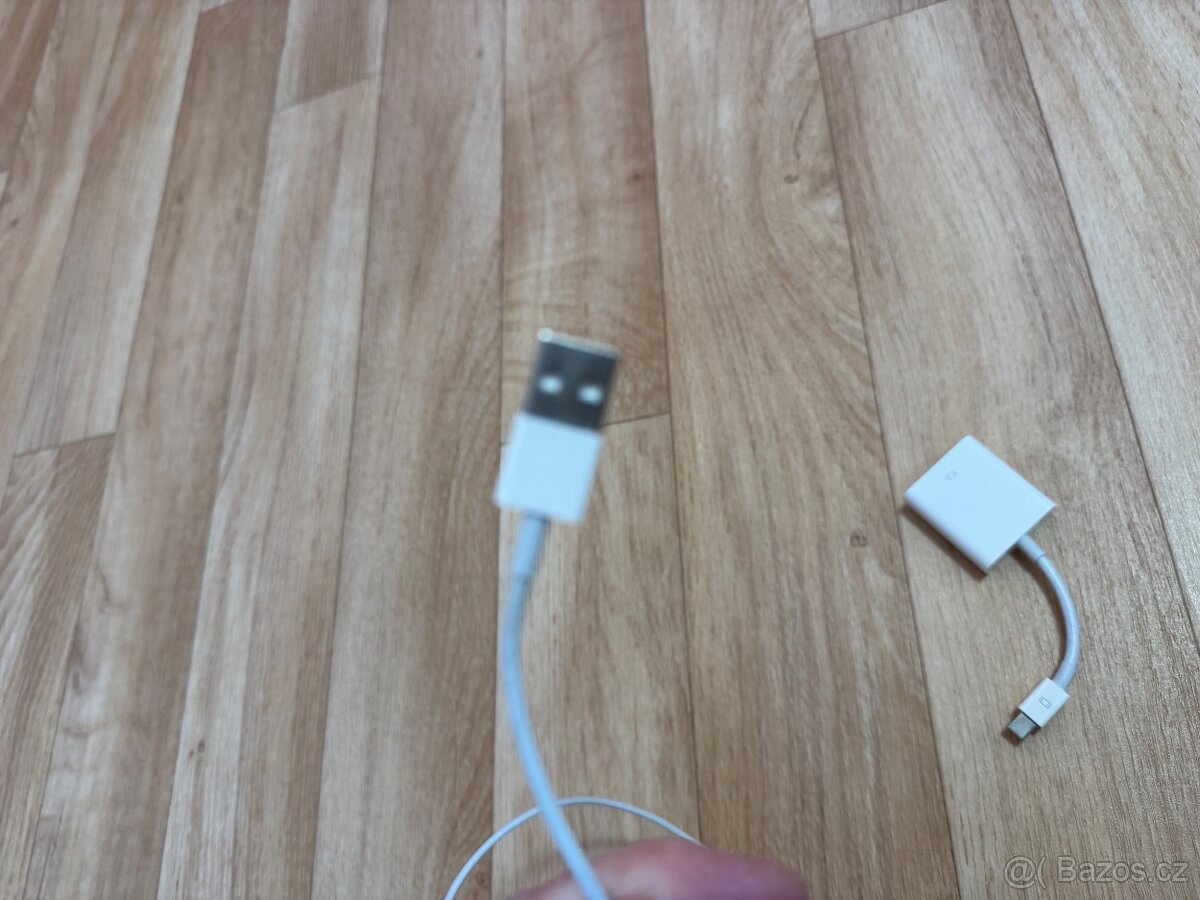 Apple kabely – iPhone + VGA MacBook Air TOP STAV - 6