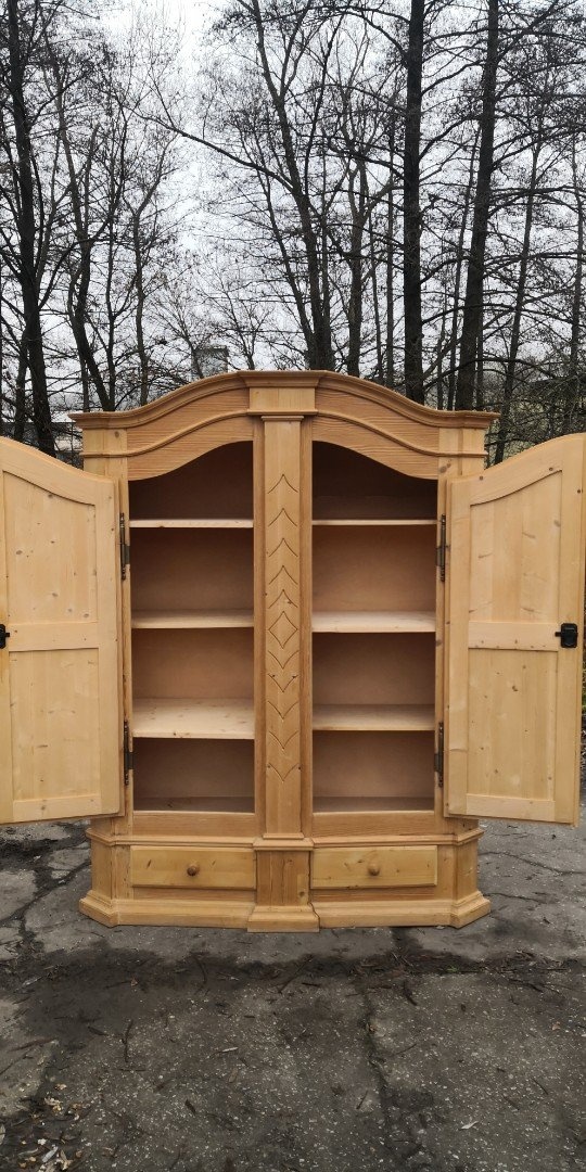 Celomasivní policová skříň - 6