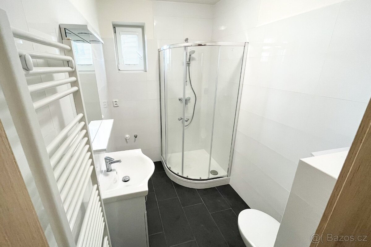 Bezbariérový byt 2+kk v novostavbě s parkovanim Velim - 6