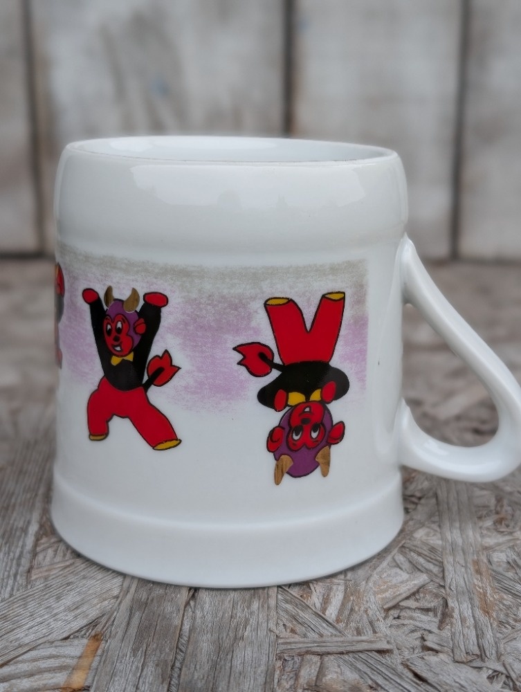 Retro porcelánový hrnek, čertíci. - 6