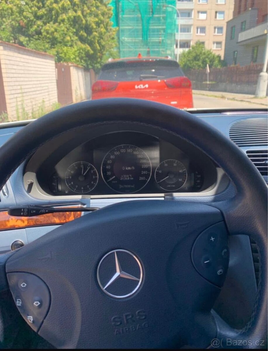 Mercedes E - 6
