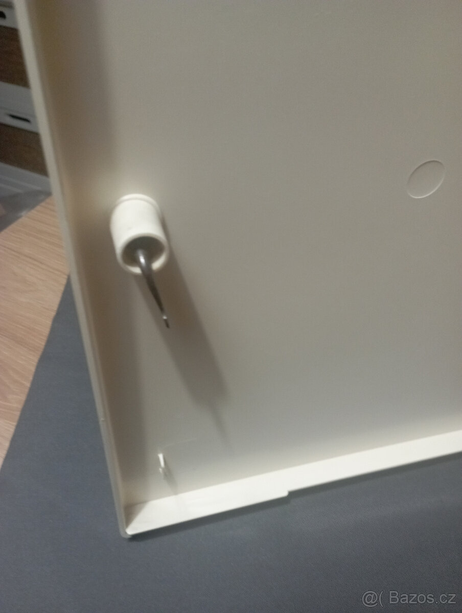 Retro velká bílá plastová lékárna - 6