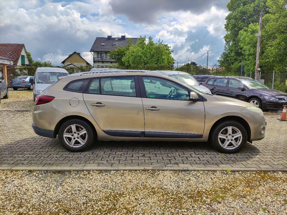 RENAULT MEGANÉ III 1.6i 16V COMBI,ALU,KLIMA,MFV,BC - 6