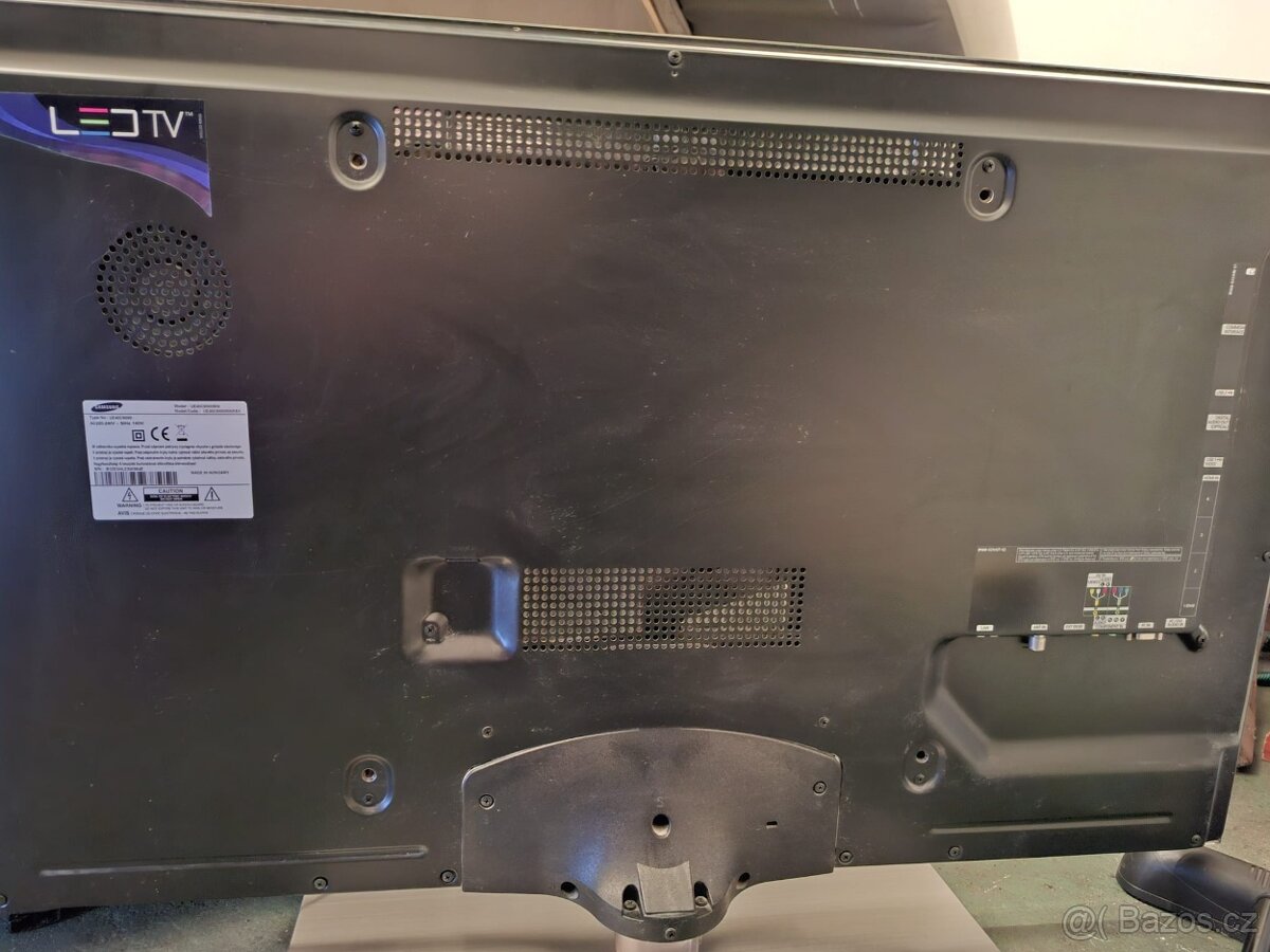 Samsung UE 40C6000RW + set top box Sencor - 6