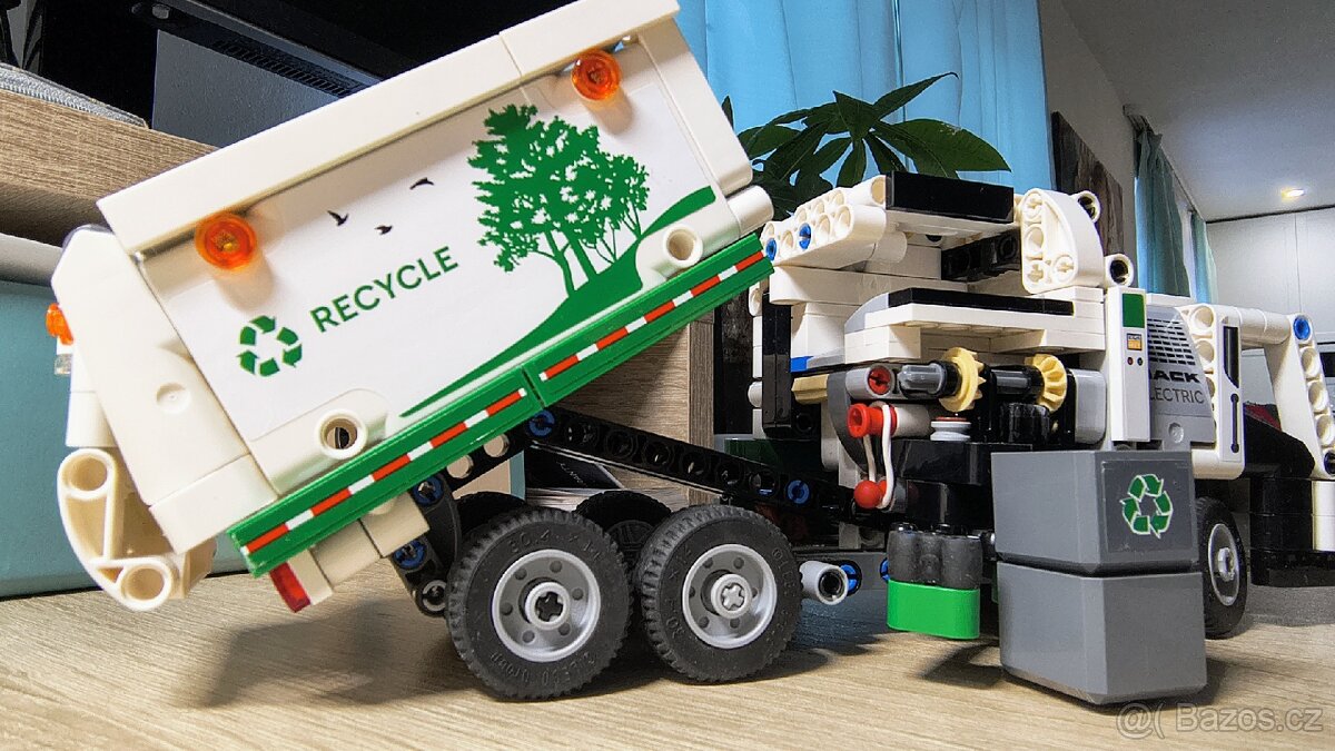 Lego technic 42167, popelářský vůz Mack, auto - 6