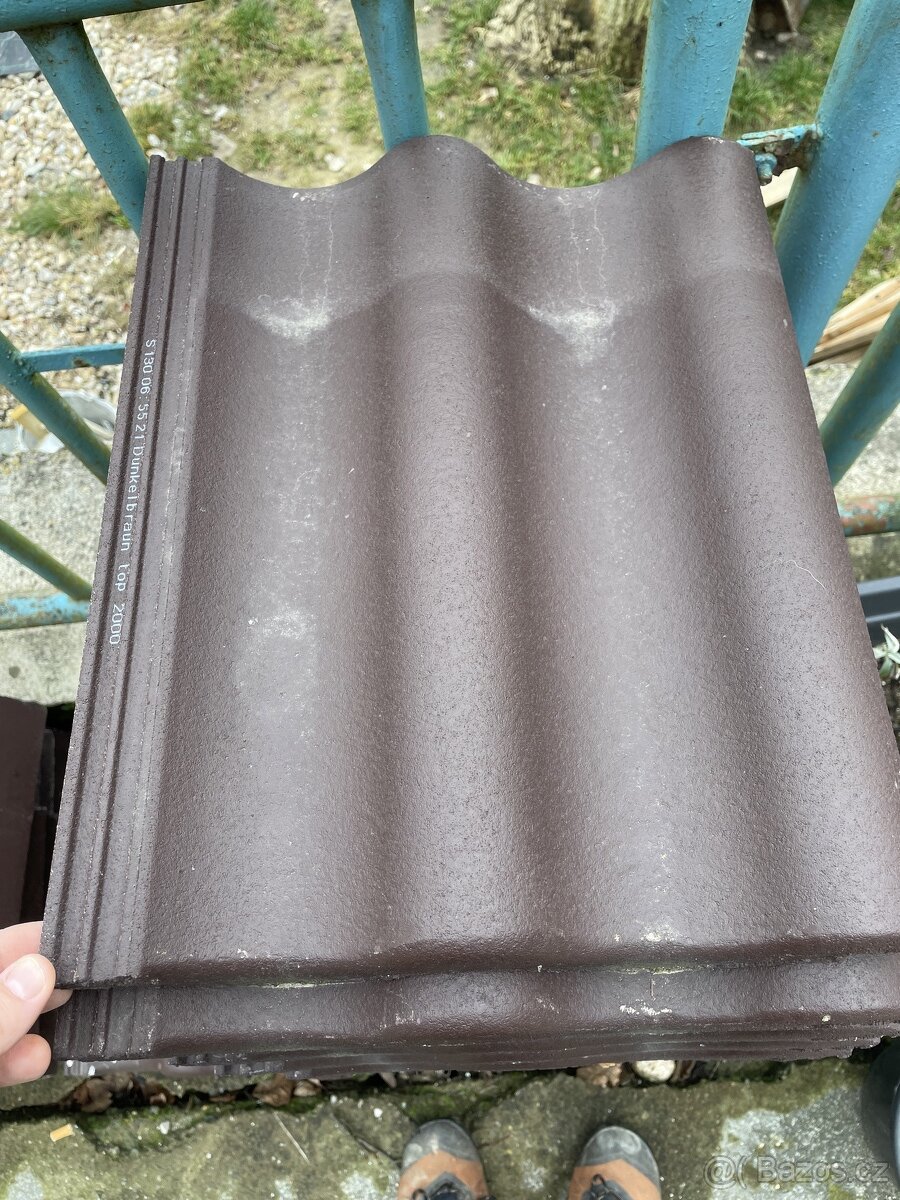 Tašky že stříšky nad vchodem - 6