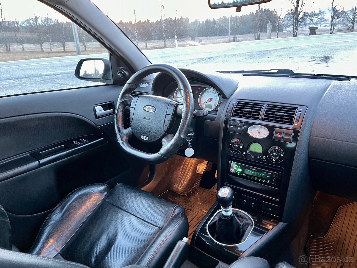 Ford Mondeo ST220 - 6
