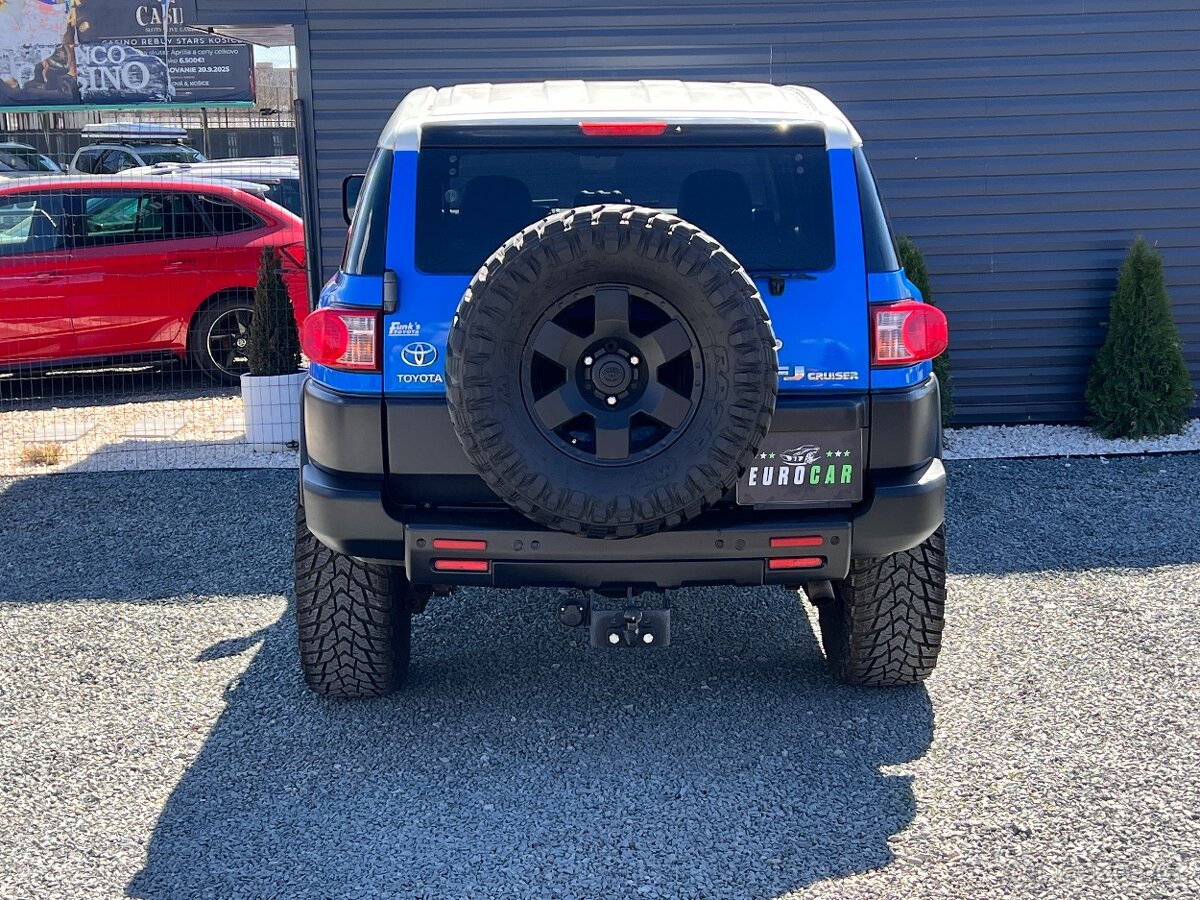 Toyota FJ Cruiser 4.0 - 6